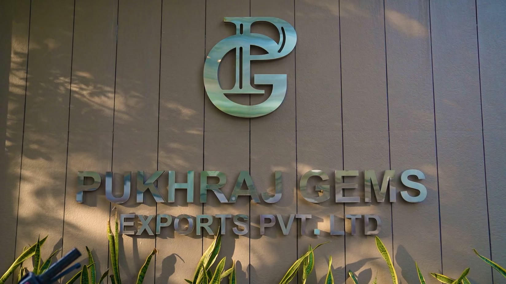 Pukhraj Gems Jewelry Manufacturer India - Gold Silver Gemstone Jewelry Exporter