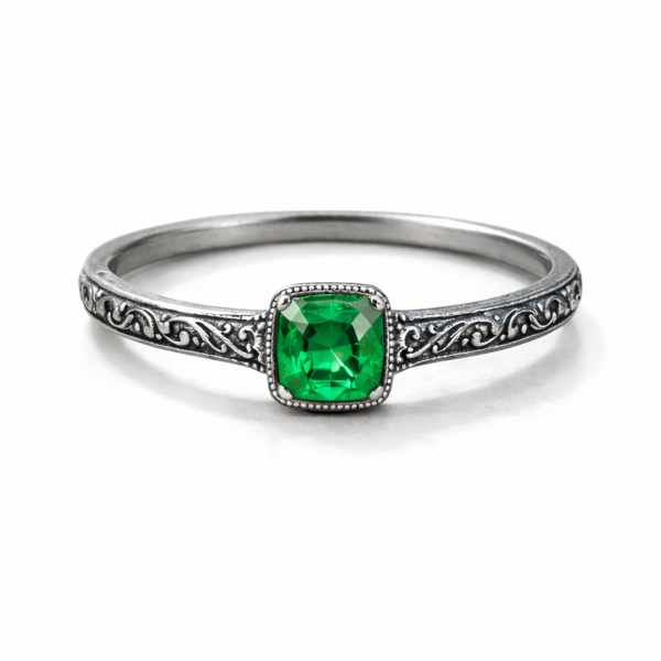 Vintage 925 Sterling Silver Ring with Emerald Gemstone Jewelry