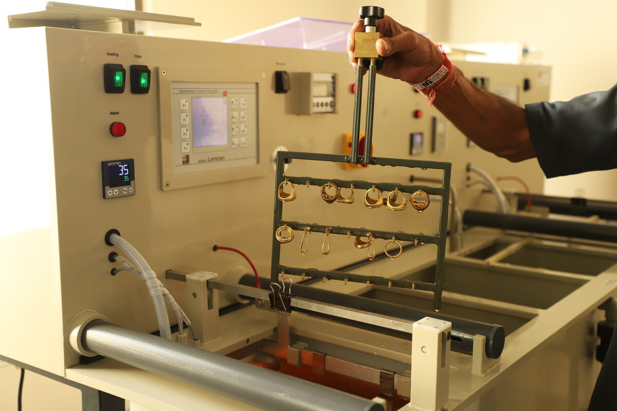 Custom ring manufacturing for private label brands